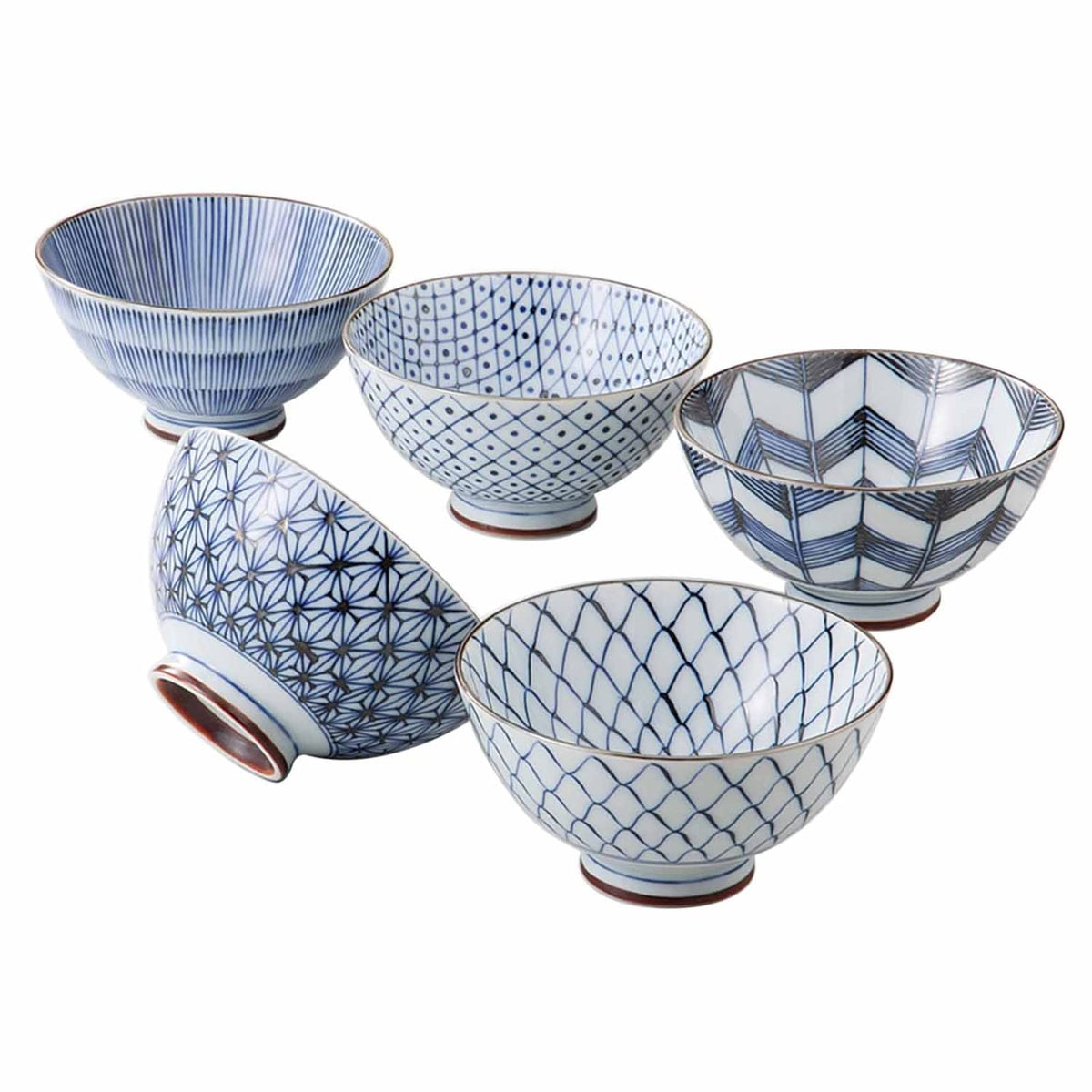 Saikai Pottery 19541 con patrón interior tradicional para arroz.