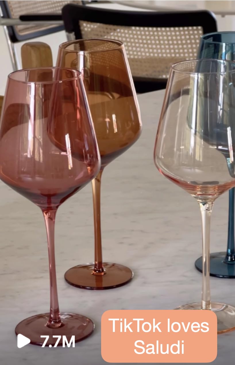 Saludi copa de vino soplado a mano, acabado sin costuras.