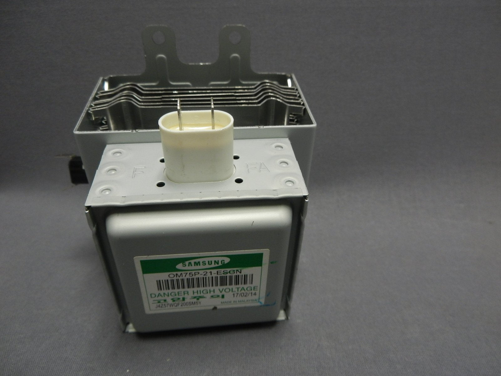 Samsung OM75P-21-ESGN magnetrón de 1000 W para microondas, mejora cocción.