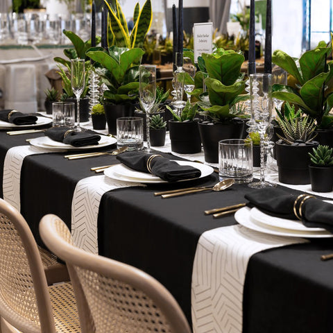 Mantel sancua lavable a máquina, limpieza rápida para eventos.