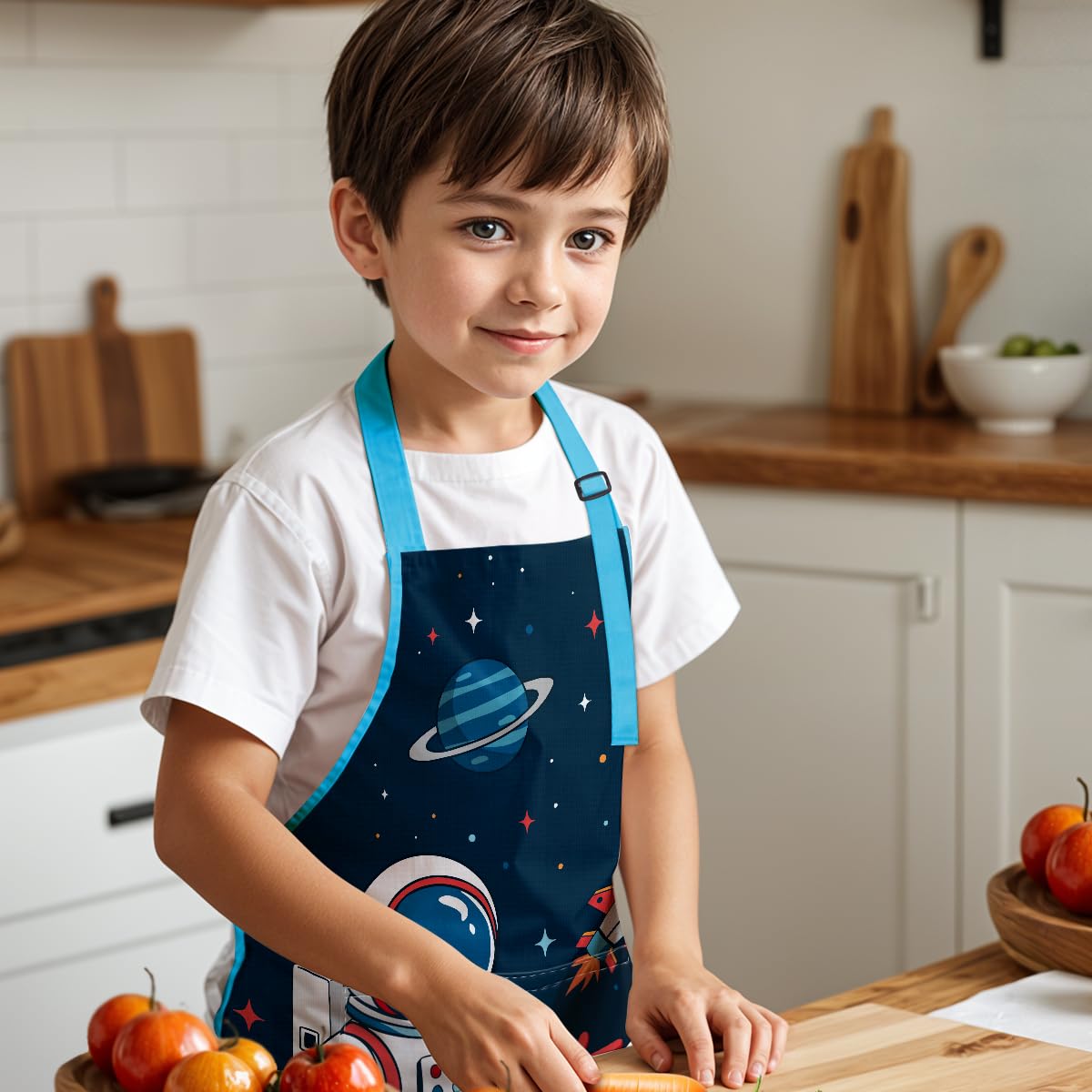 SANDJEST Delantal infantil Astronauta, útil para actividades culinarias.