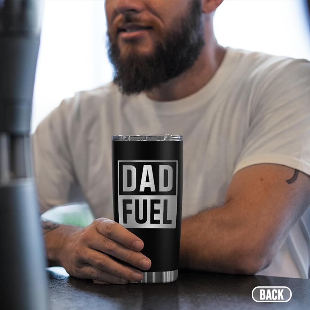 SANDJEST Detalle logotipo, vaso térmico con estilo discreto.