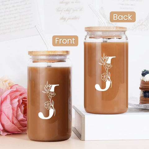 Detalles transparentes de SANDJEST aportan elegancia al beber.