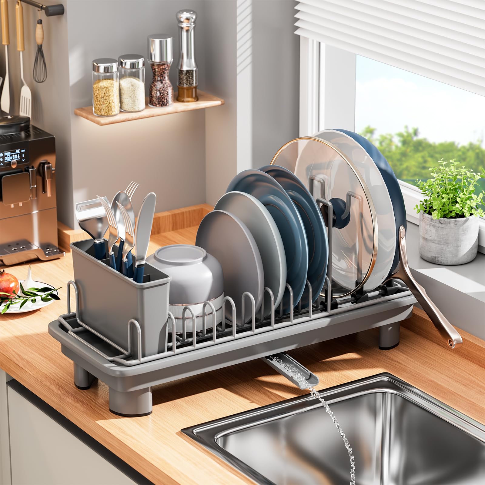 Secador de platos SanDream compacto ideal para cocinas pequeñas