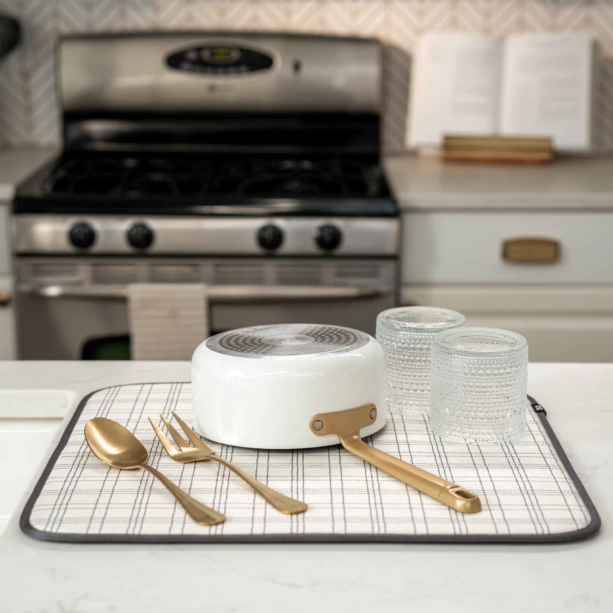 Tapete reversible de cocina S&amp;T INC., rendimiento versátil.