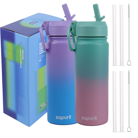 Botella SAPVIT 16oz verde con paja para uso escolar.