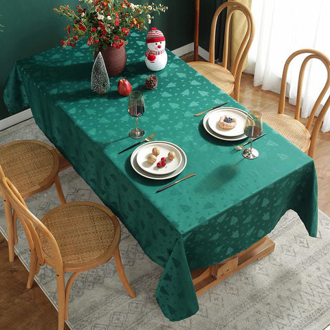 Mantel SASTYBALE con diseño de árboles navideños, crea ambiente festivo y limpio.