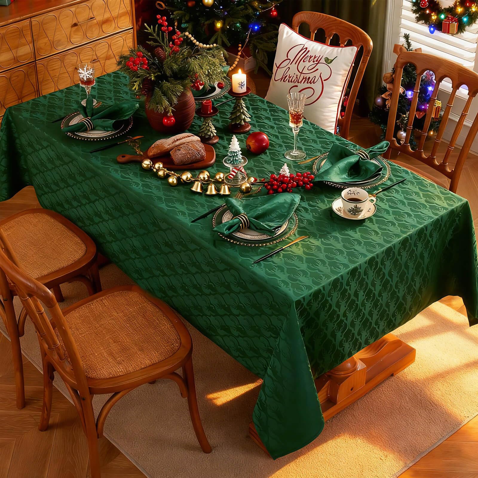 Mantel jacquard SASTYBALE textura delicada añade elegancia a la mesa.