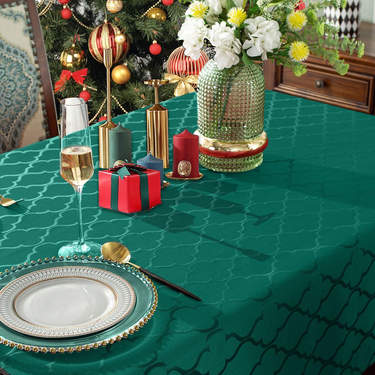 Mantel rectangular jacquard damasco verde, durabilidad y protección de la mesa.