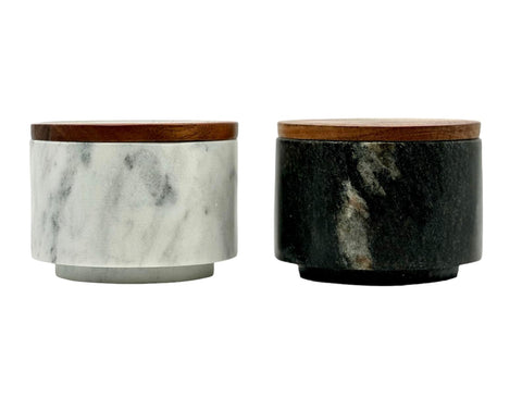 Savvy East salero y pimienta de mármol negro con tapa de madera para la cocina.