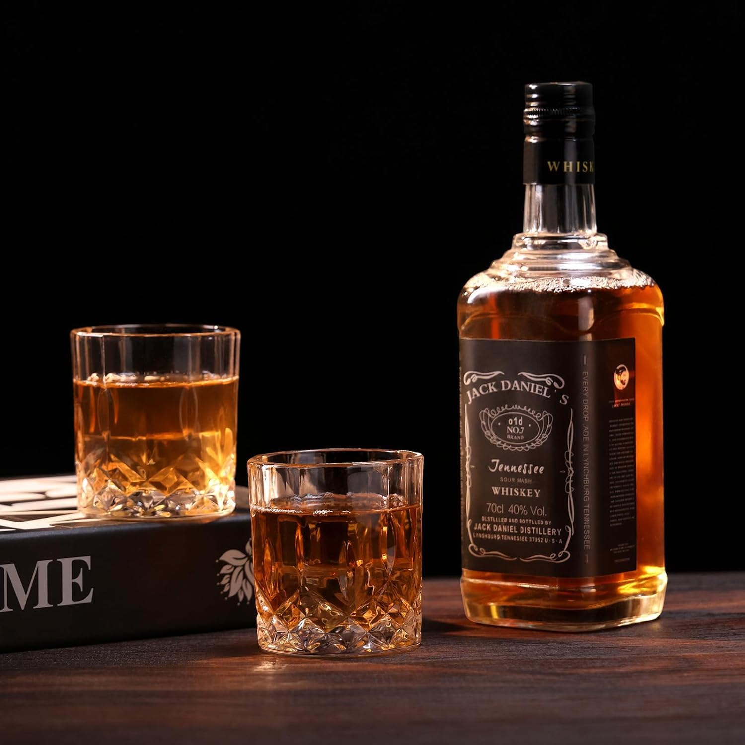 Sawjay mesa elegante: vasos en set para cenas y reuniones.