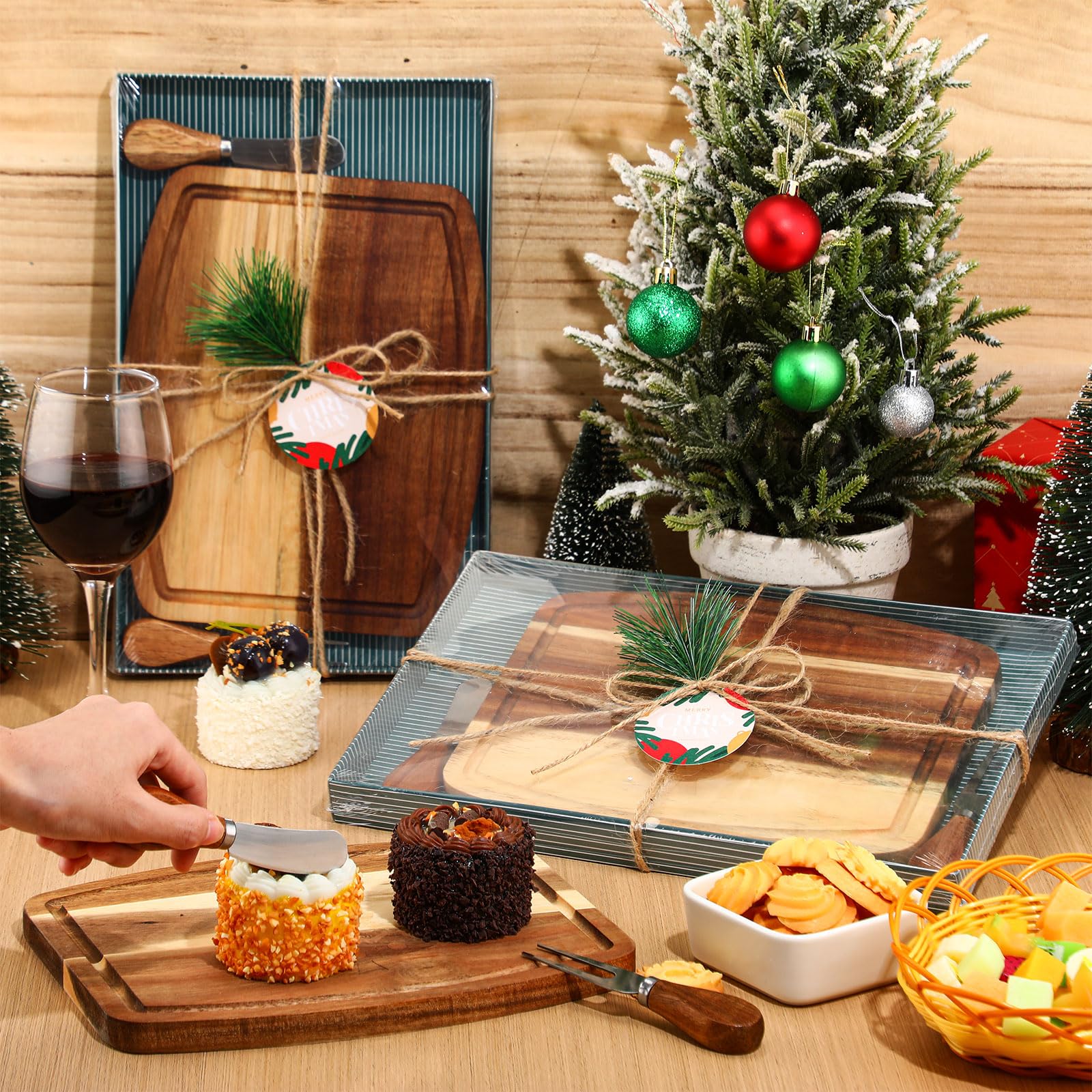 Sawysine detalle del árbol grabado, añade elegancia a la mesa.