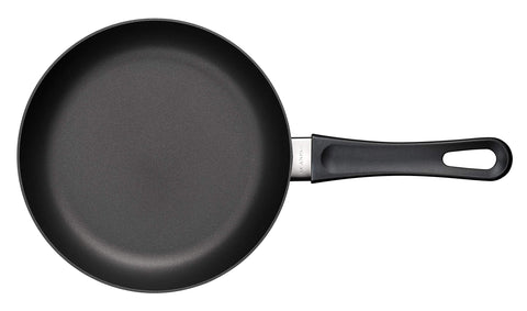 Scanpan Classic 8 pulgadas sarten apto para horno hasta 500 °F, uso versátil.