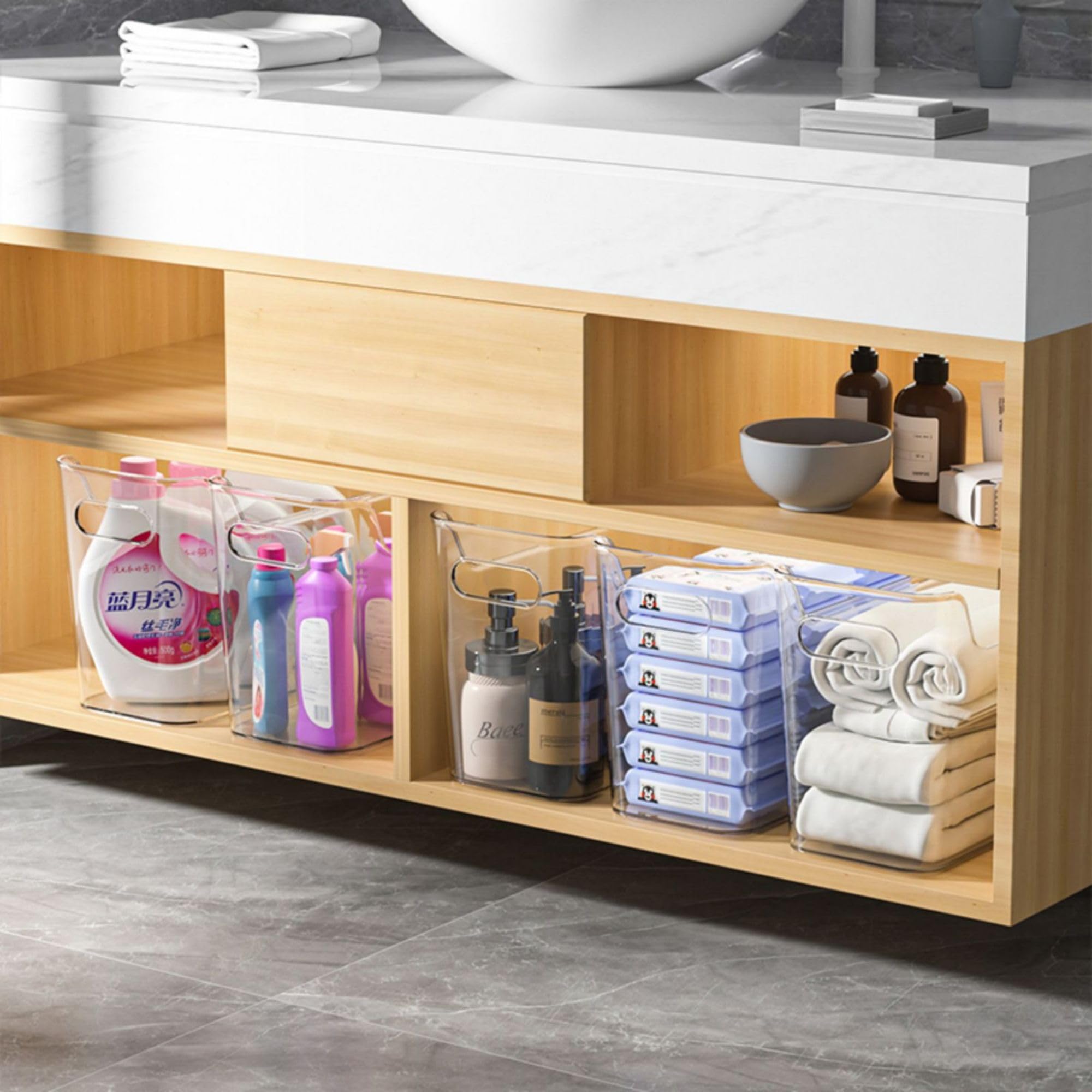 SCPB estantes de cuarto de servicio con divisores para ordenar productos de limpieza.