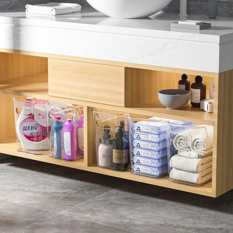 SCPB estantes de cuarto de servicio con divisores para ordenar productos de limpieza.