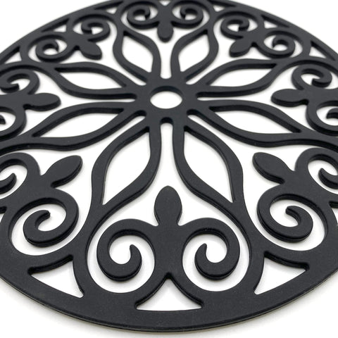Diseño moderno SEGGAONE en negro, base segura para utensilios calientes.