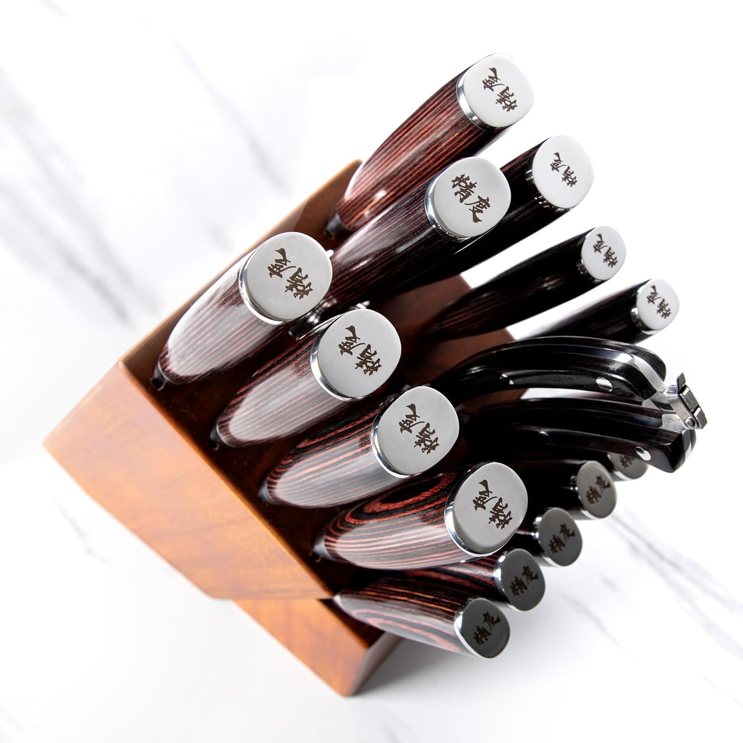 Seido Knives: diseño equilibrado y artesano para un agarre estable y corte suave.
