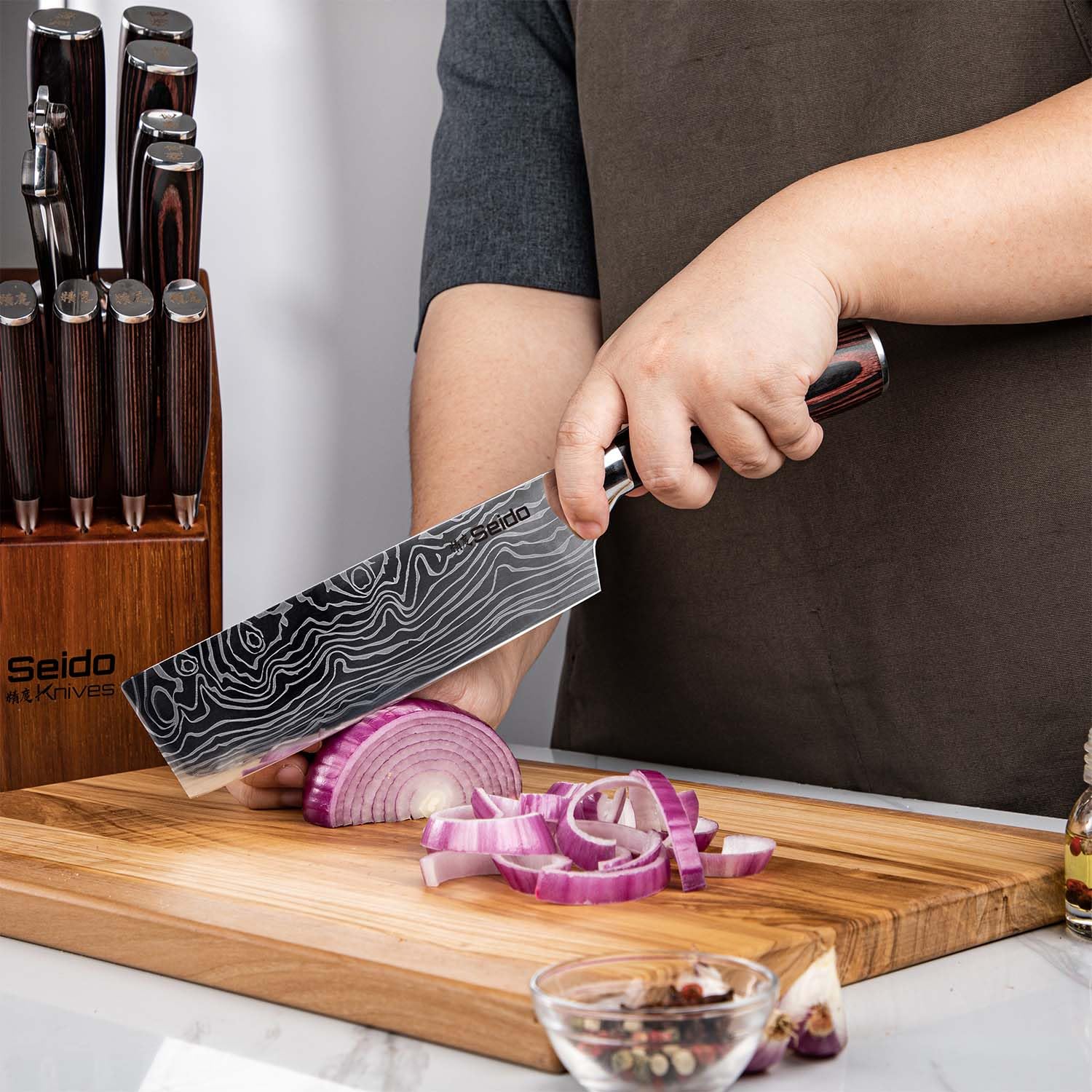 Pelador Seido Knives damasco: controlado pelado y precisión.
