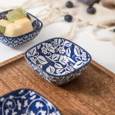 Selamica cuenco cuadrado azul vintage, ideal para sushi y aperitivos.