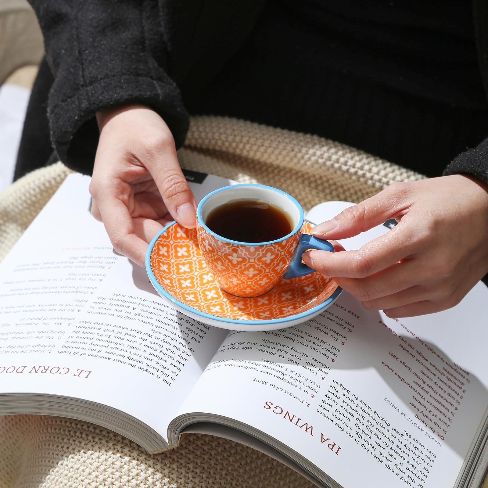Selamica demitasse cerámica con platillo, práctico para café o té.