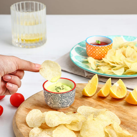 Ramequín Selamica para salsas y dips con diseño colorido.