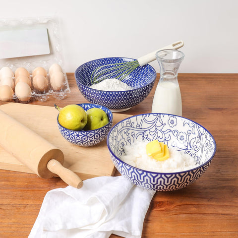 Ensaladera Selamica con patrón floral-geométrico azul para la mesa