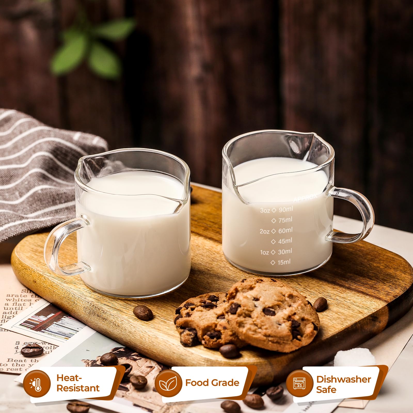 Sentvend taza espresso multifuncional para aderezos y postres en la mesa.