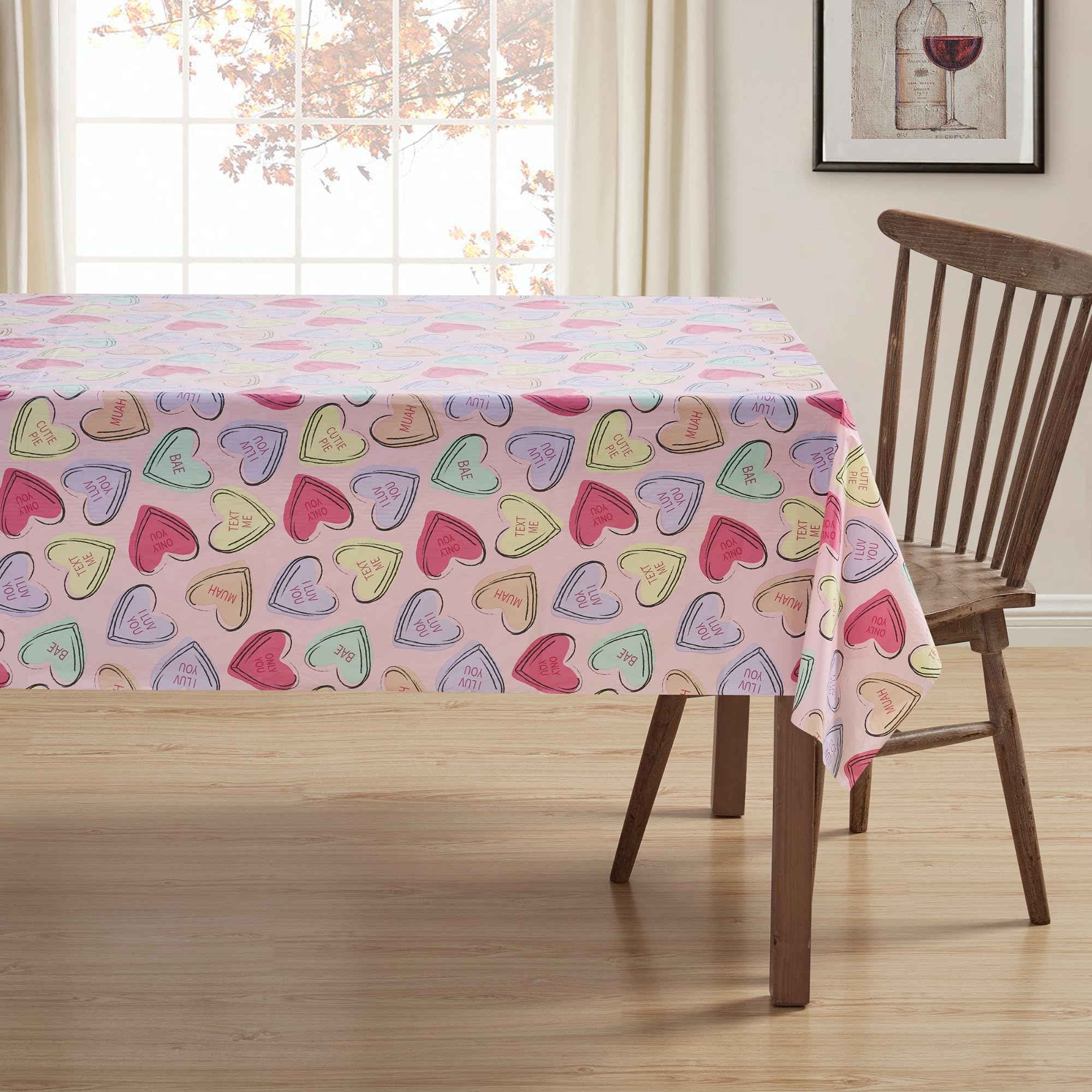 Mantel Serafina Home con corazones de amor, protege la mesa en cenas festivas