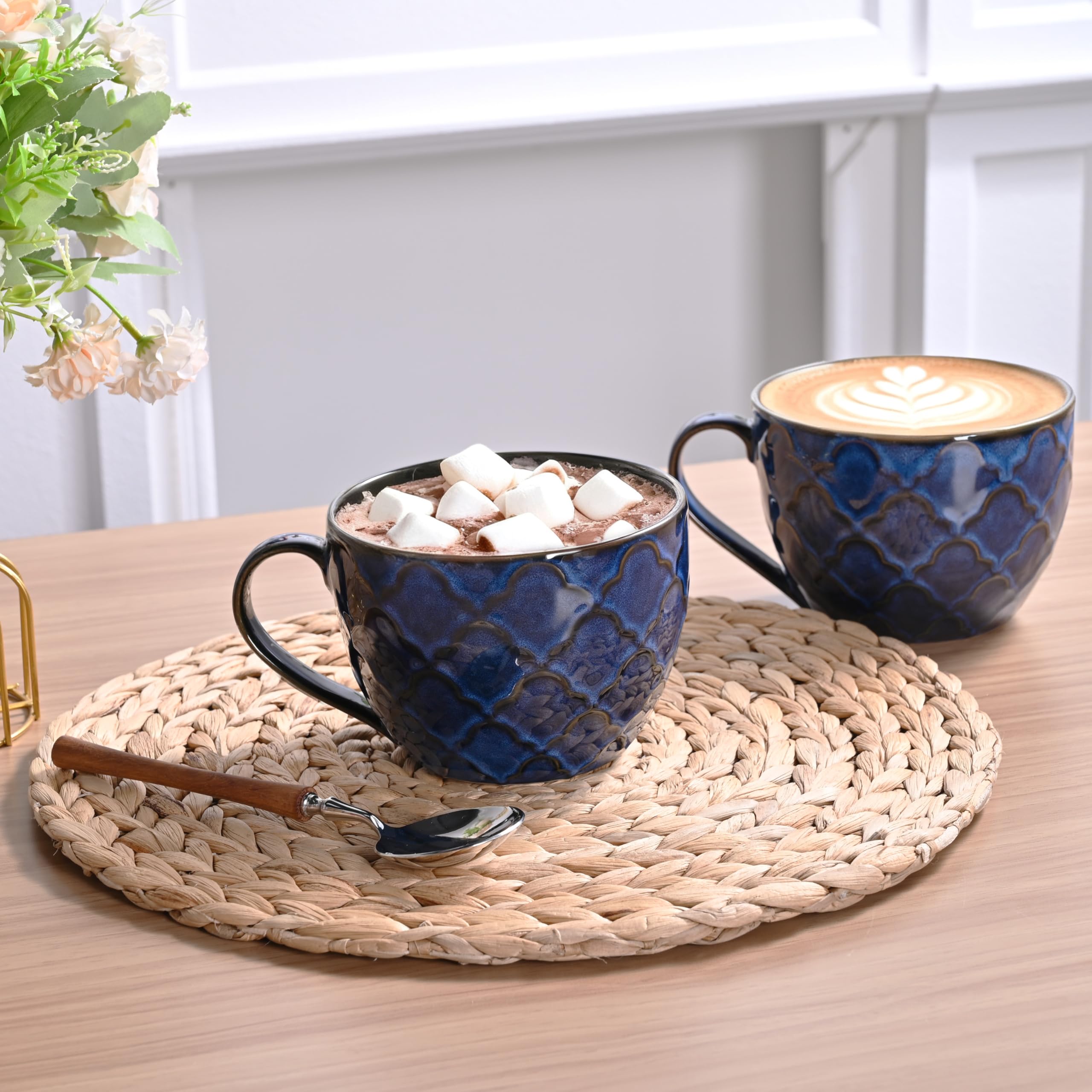 Taza Seworlan con diseño rayas, añade estilo a la mesa.