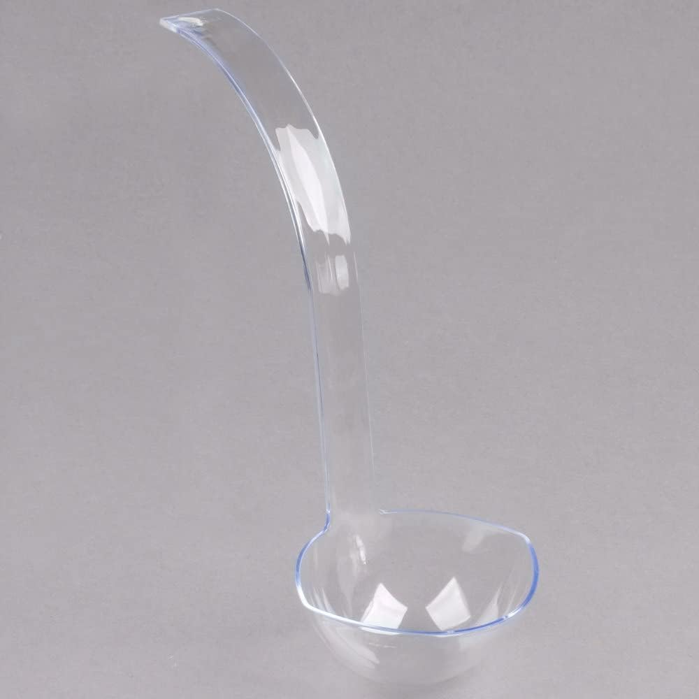 Cucharón de ponche S.G Inc para servir salsas y bebidas con facilidad.