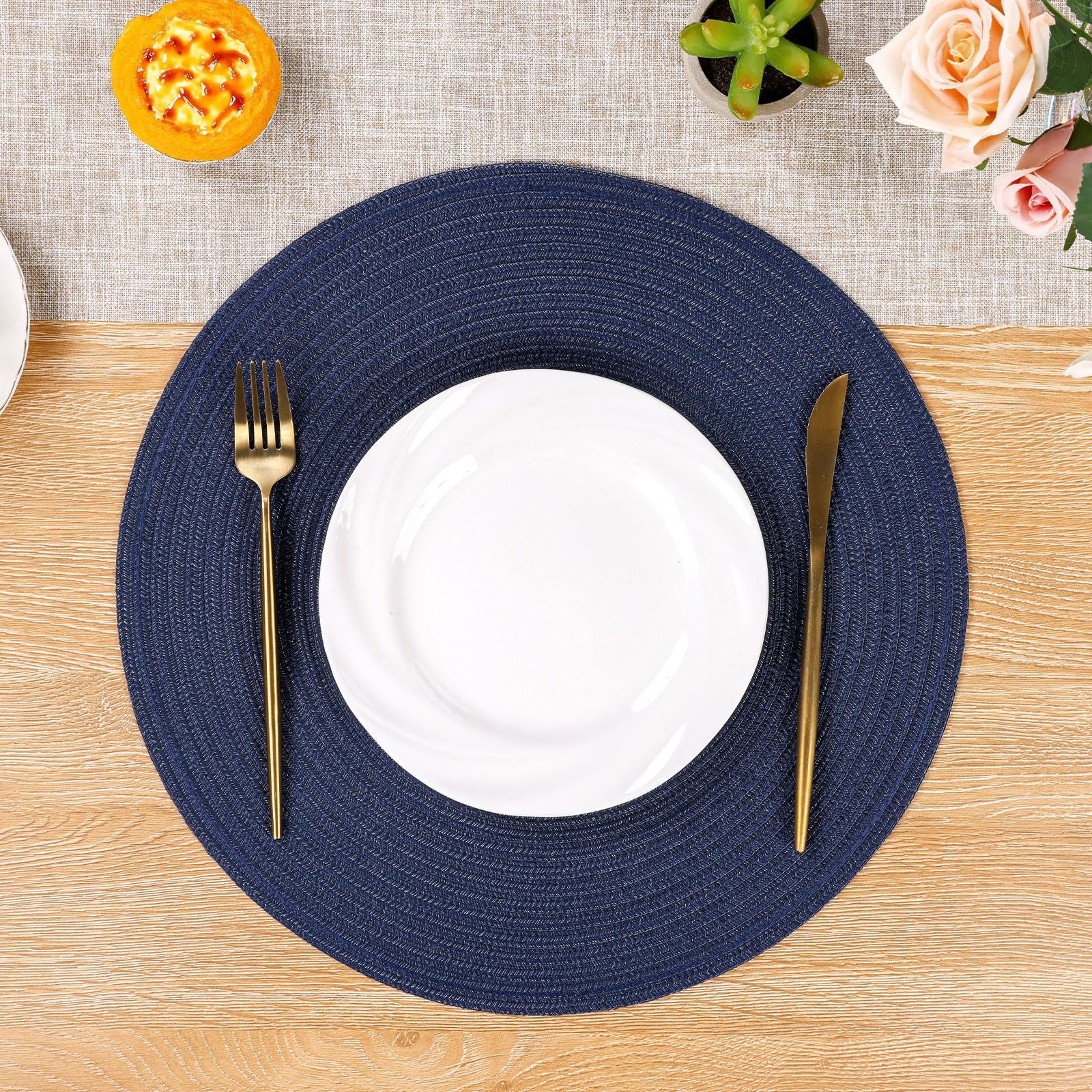 Manteles redondos SHACOS navy listos para servir en mesa