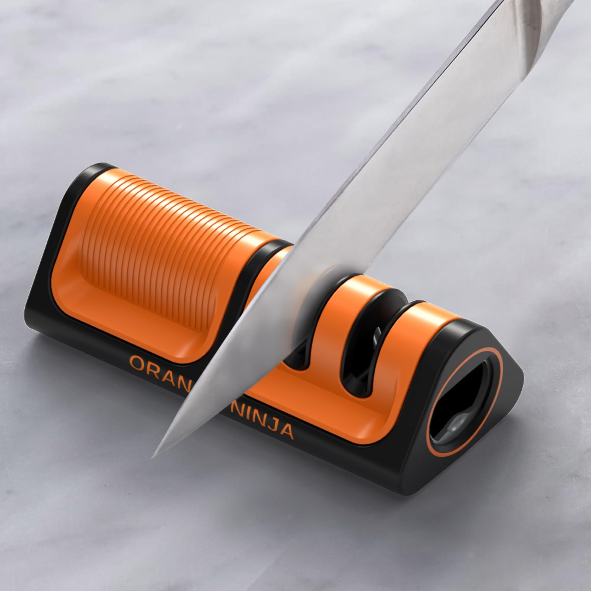 Orange Ninja Mini de Sharp Pebble, diseño compacto para cocina y viaje