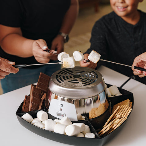 Sharper Image Smores Maker montaje y limpieza rápidos.