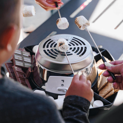 Sharper Image Smores Maker perfecto para reuniones familiares y fiestas.