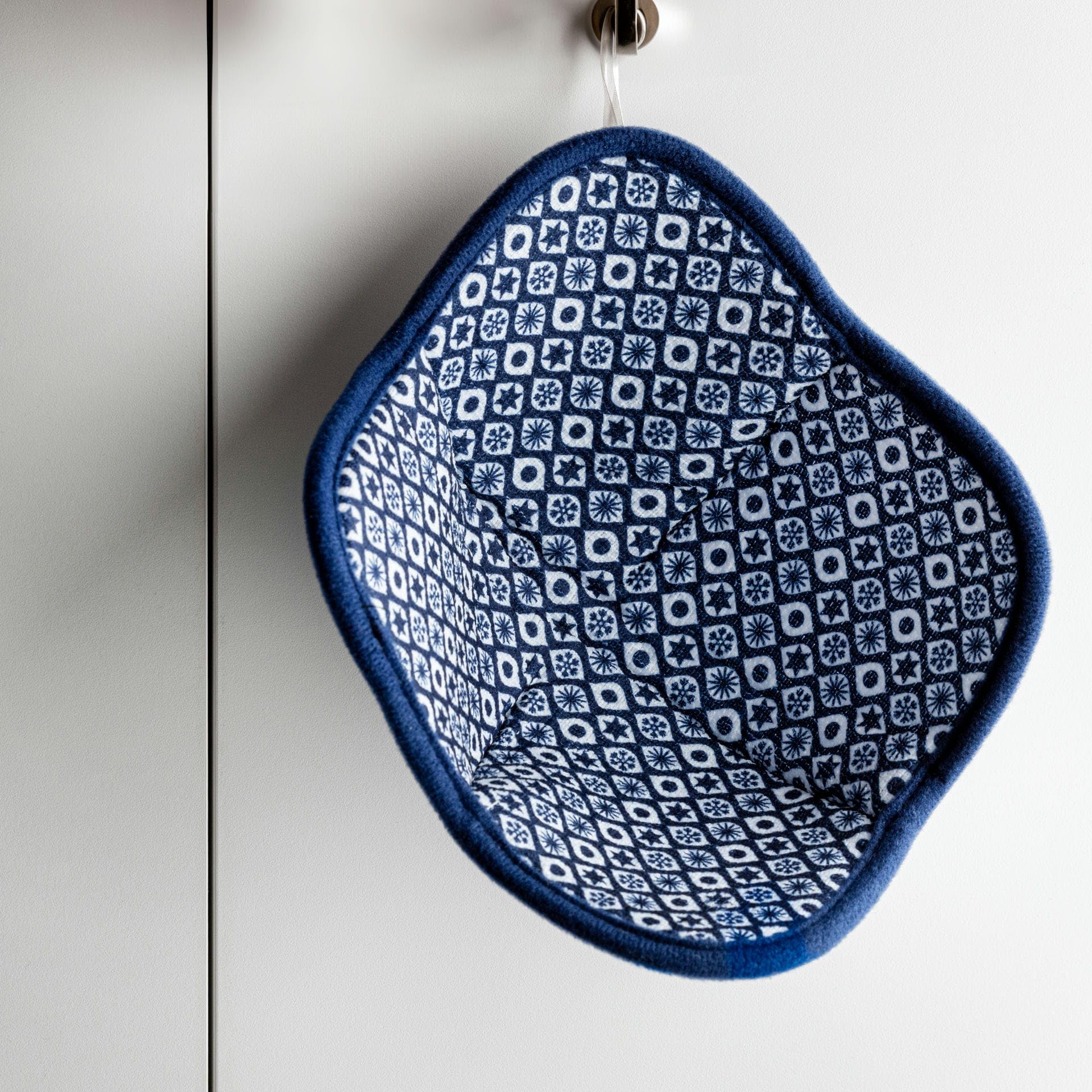 Uso diario: porta-tazones Sheff en azul y blanco para microondas