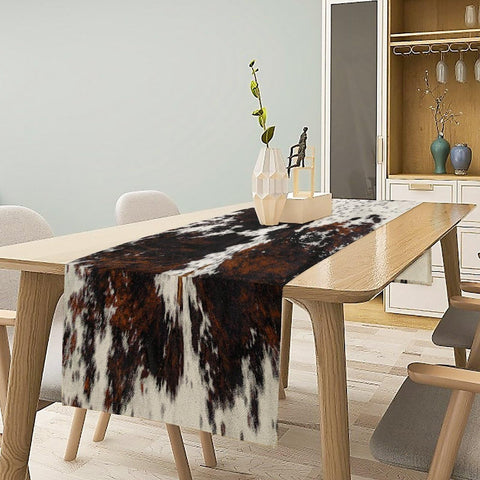 SHElifestyle corredor piel de vaca impreso, ideal para cenas y reuniones campestres.
