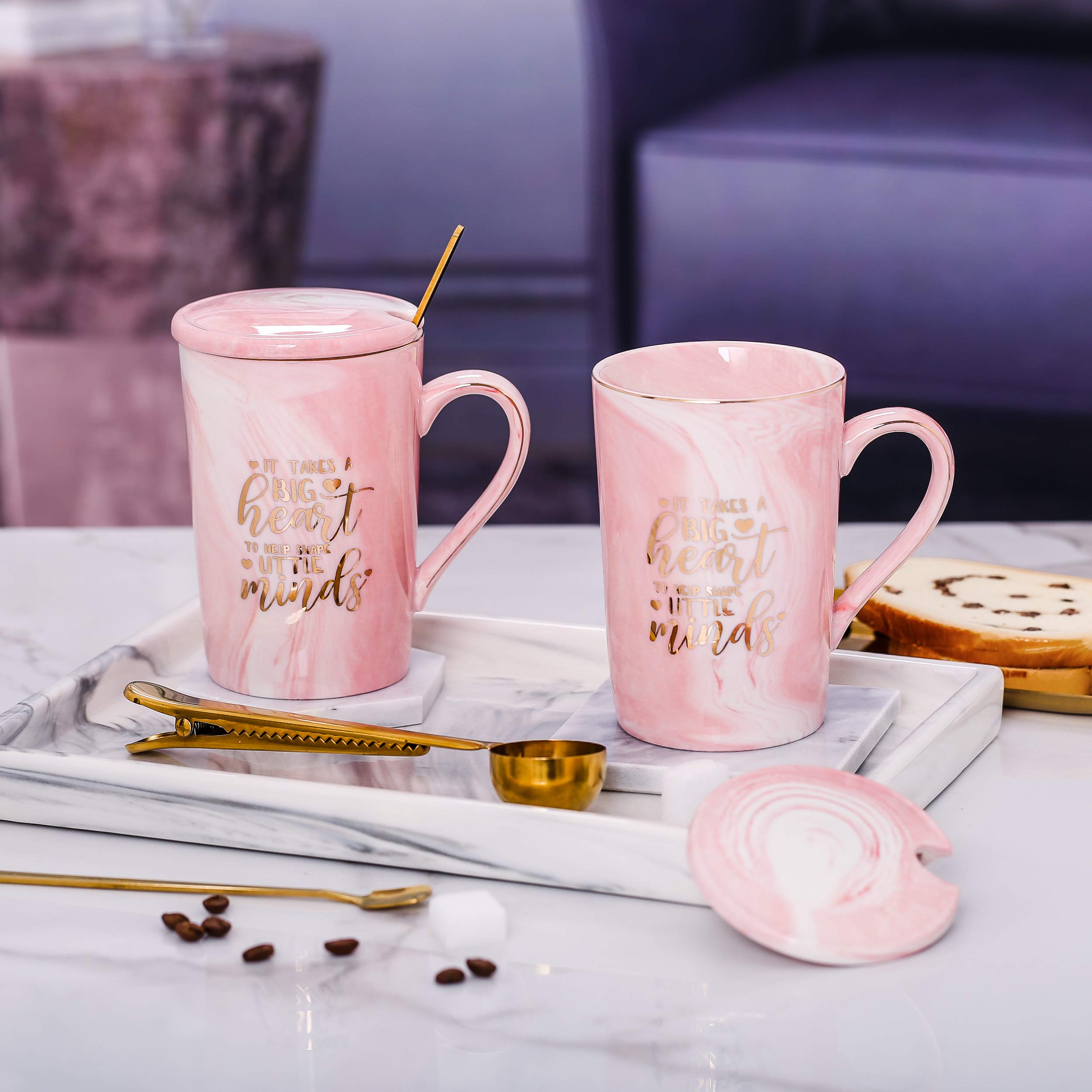 Posavasos rosa ShinnyWis, protege superficies con estilo durante la pausa.