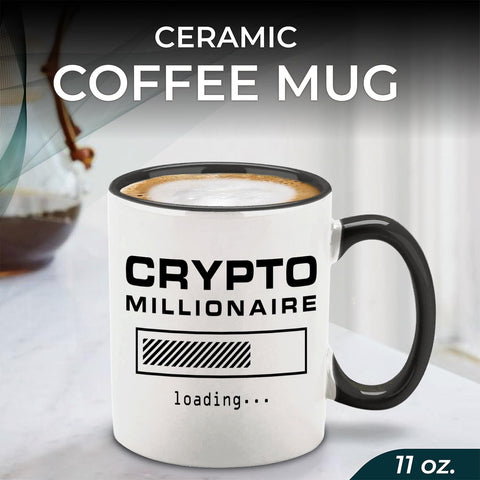 Shop4ever Taza Cripto Millonario Cargando, vista lateral, mango negro cómodo para uso diario.