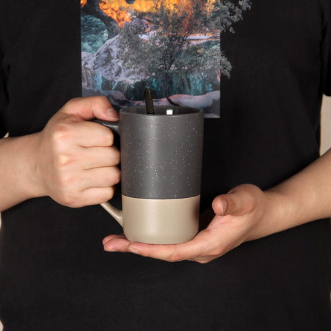 SHOWFULL taza apta para lavavajillas y microondas, uso diario sin complicaciones.