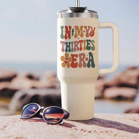 Vaso termico Shqiueos con diseño En Mi Era de los Treinta para celebrar