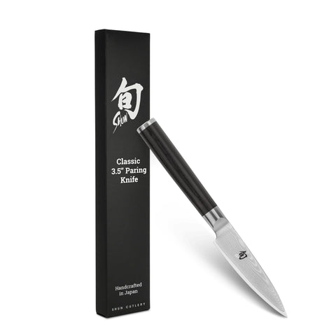 Shun Classic 3,5 pulgadas cuchillo de pelar con punta para precisión.