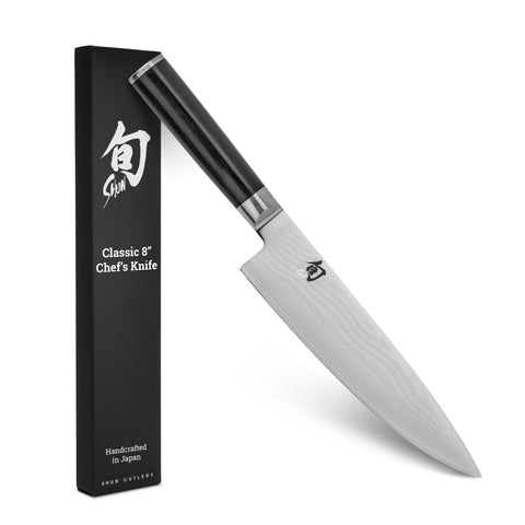 Cuchillo Shun Classic 8 con hoja Damascus, precisión para cortar carnes y hortalizas.