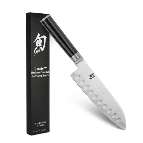 Shun Classic Santoku con hoja de 7 pulgadas para cortar verduras con precisión