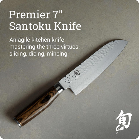 Shun Premier Santoku para cortar verduras con agilidad y cortes rápidos.