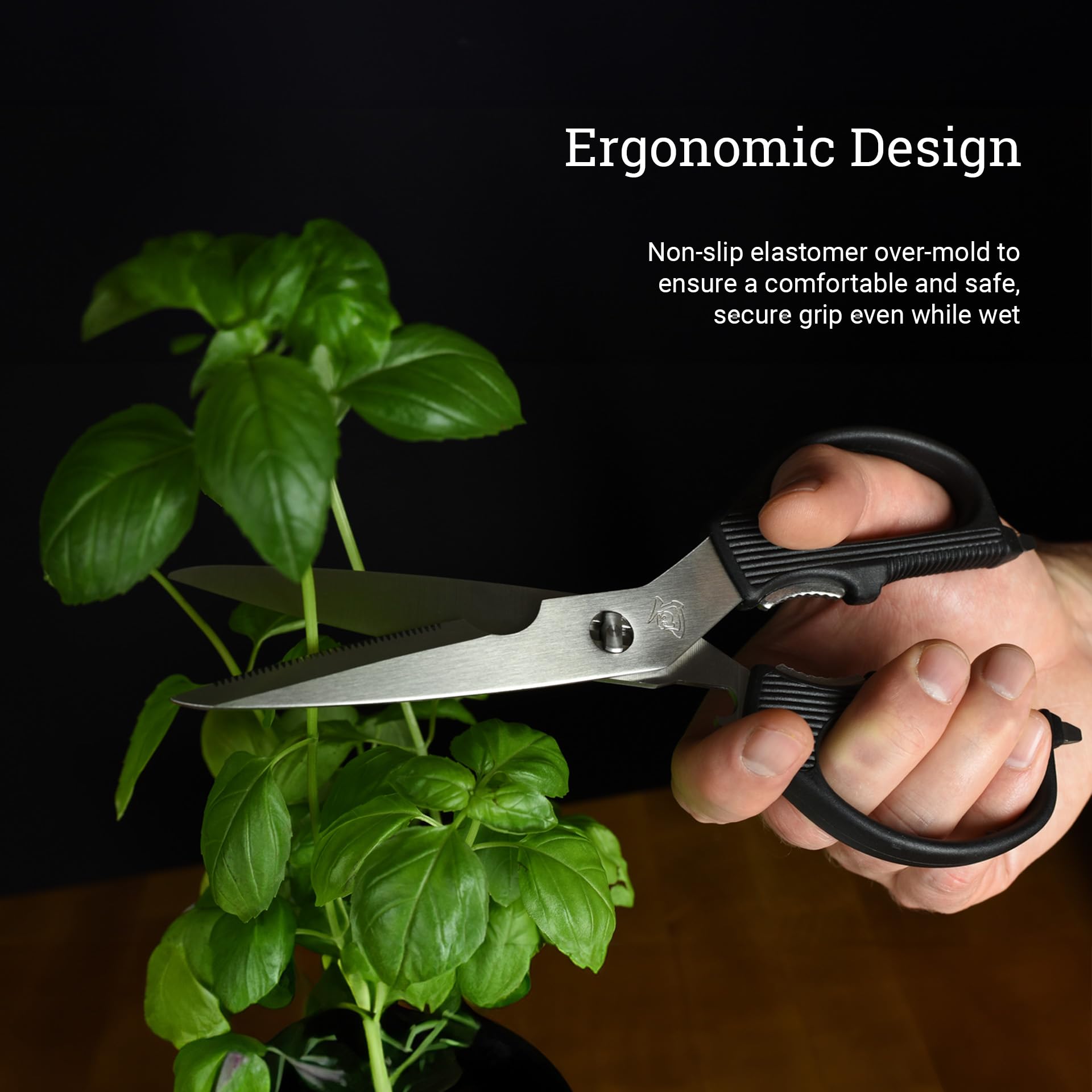 Tijeras Shun con muesca para huesos, útil para deshuesar ligero.