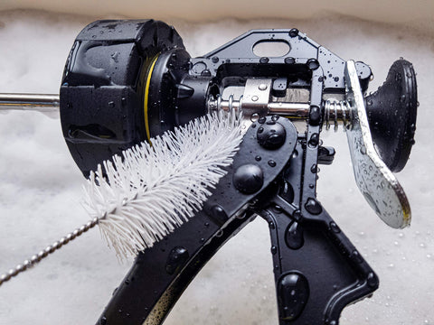 Estuche de transporte incluido para guardar SIGVAL Frontier Jerky Gun y accesorios.