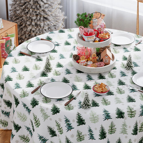 Mantel navideño Siilues con borde scallop, detalle elegante para la mesa.
