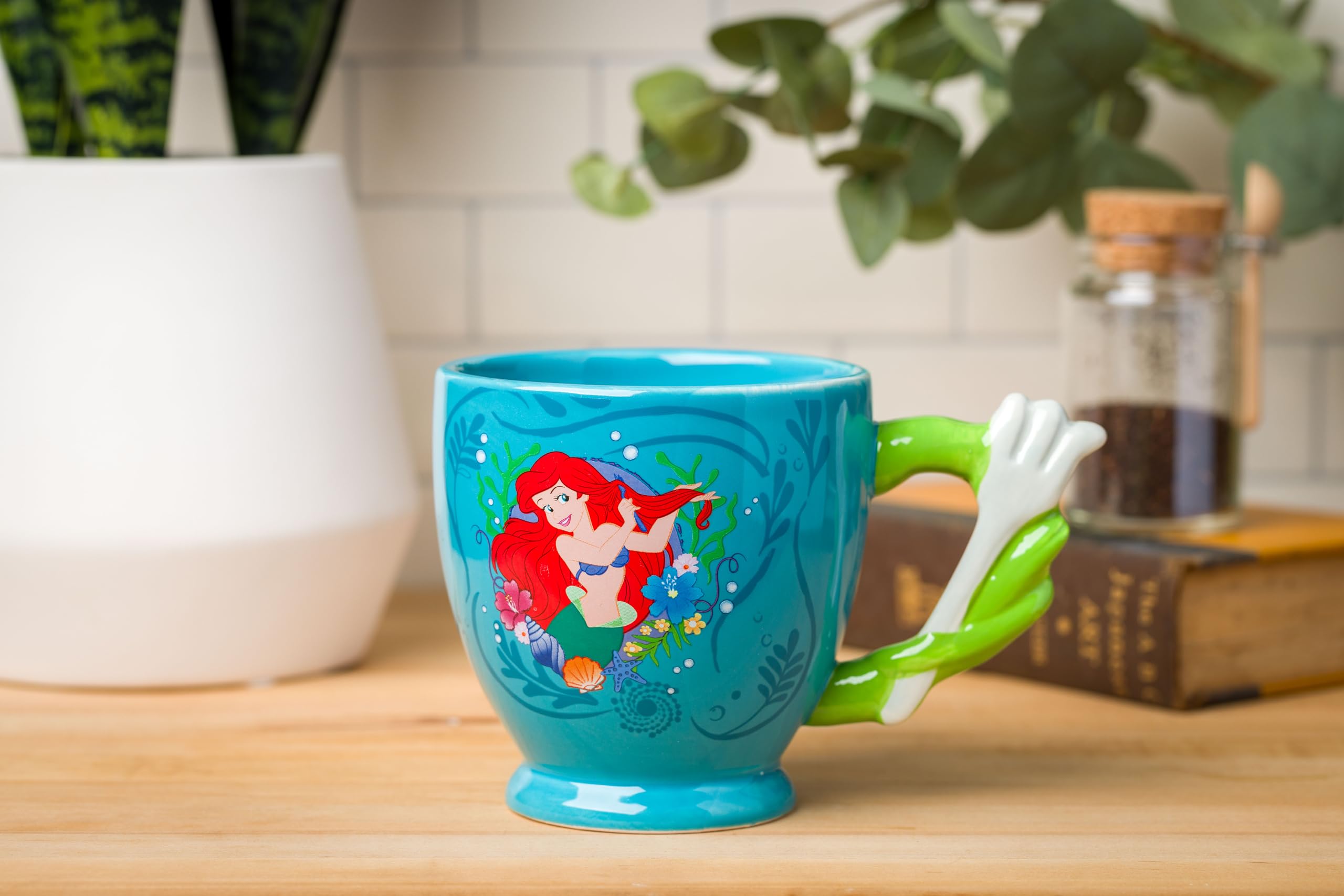 Regalo ideal para fans de Disney, taza Silver Buffalo Ariel.