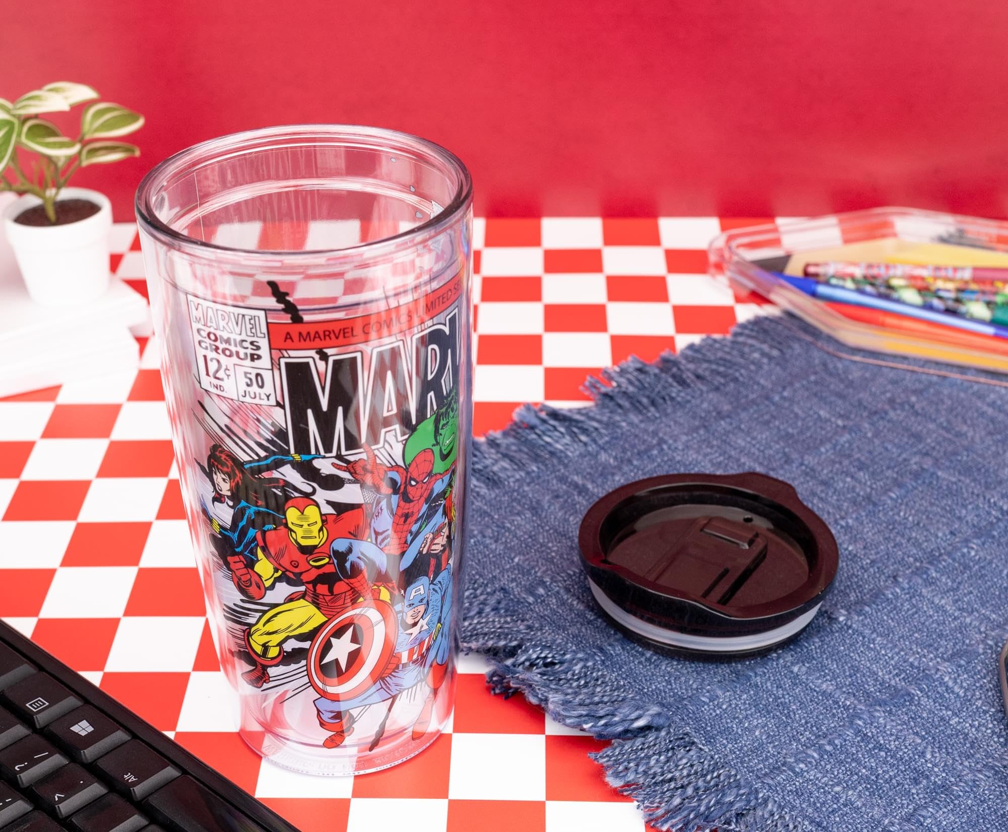 Uso diario para café, agua o té con la taza Silver Buffalo Avengers