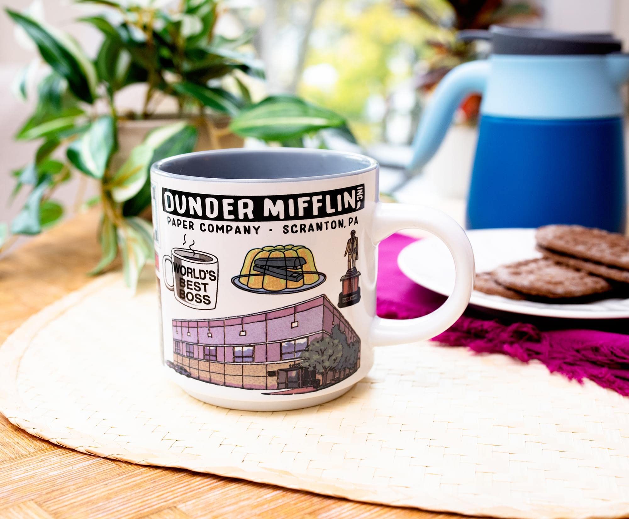 Taza Silver Buffalo para café matutino en la oficina